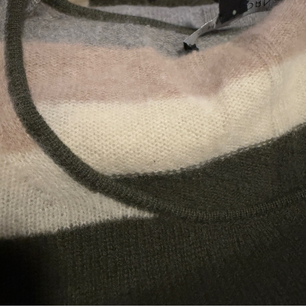 Luxurious Cashmere Sweater NWT & NWOT - Picture 10 of 14